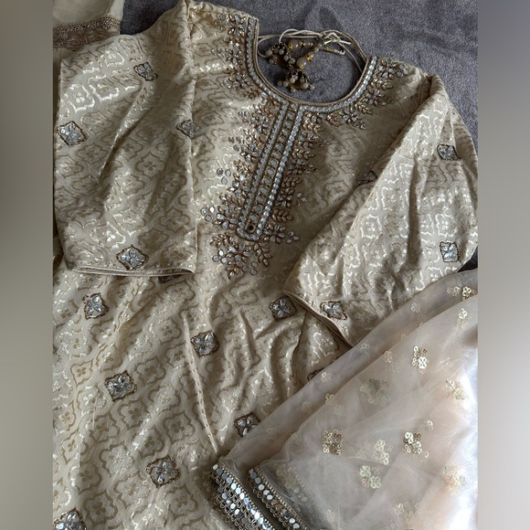 Sharara suit - Picture 3 of 4